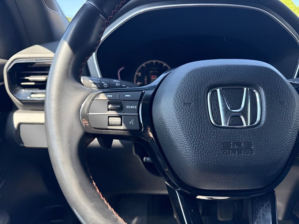 Used 2025 Honda Pilot Sport image 14