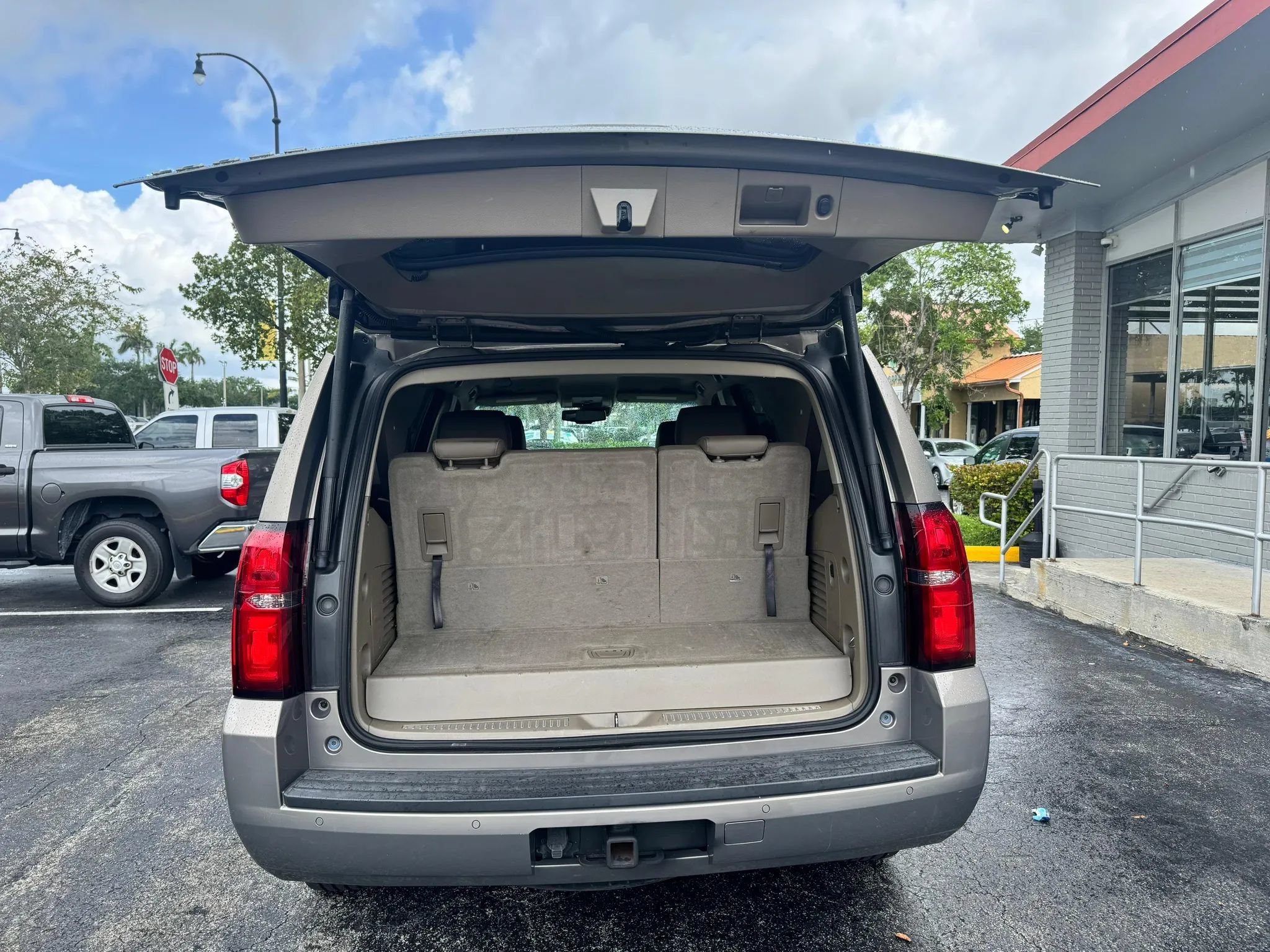 Used 2017 Chevrolet Tahoe LT RWD image 7