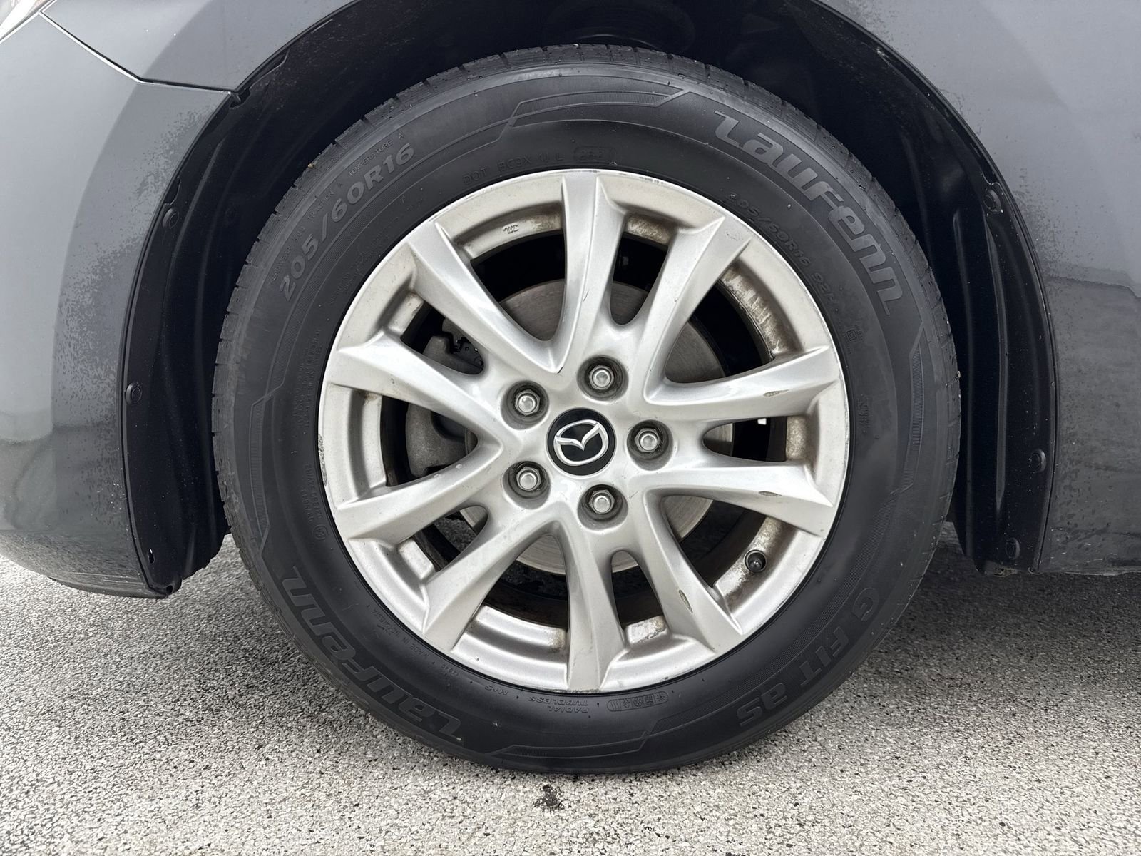 Used 2015 MAZDA MAZDA3 i Touring w/ Technology Package image 40