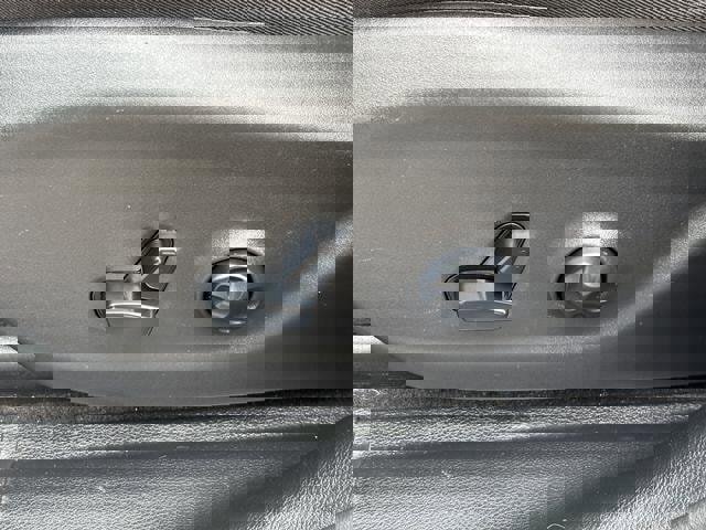 Used 2020 Jeep Cherokee Limited image 19