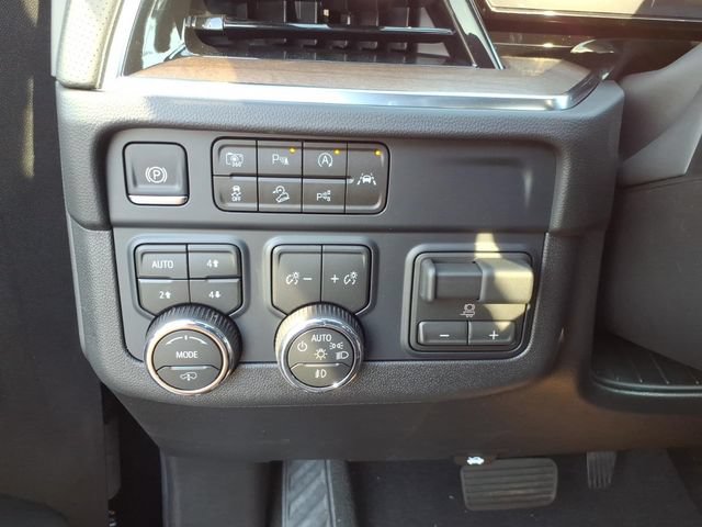 New 2026 Chevrolet Suburban High Country AWD/4WD image 12