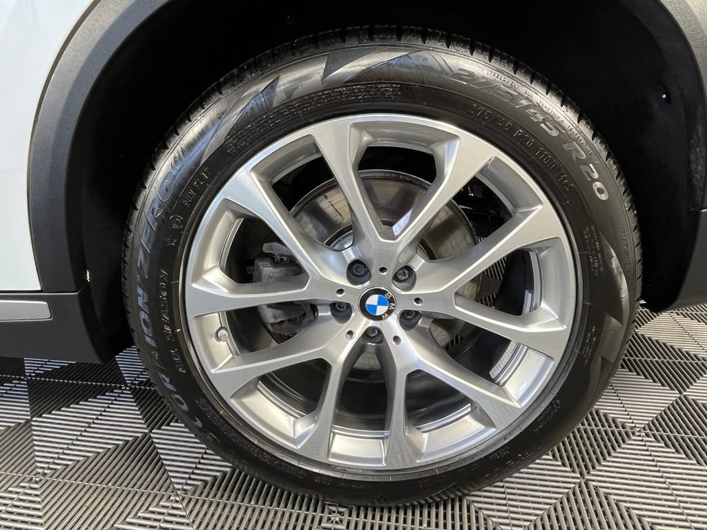 Used 2024 BMW X5 xDrive40i w/ Premium Package AWD/4WD image 16