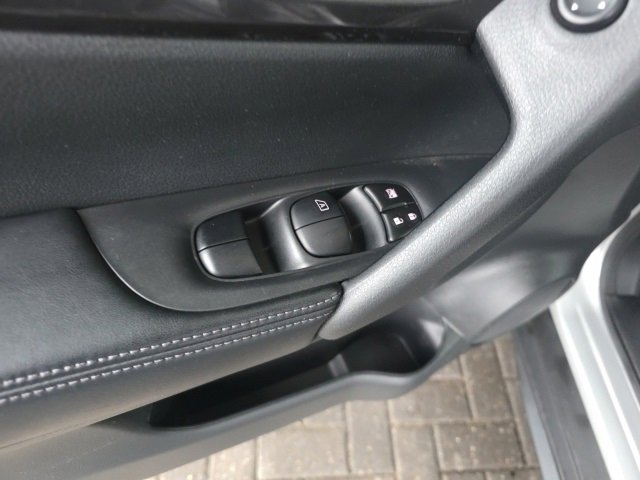 Used 2019 Nissan Rogue S image 20