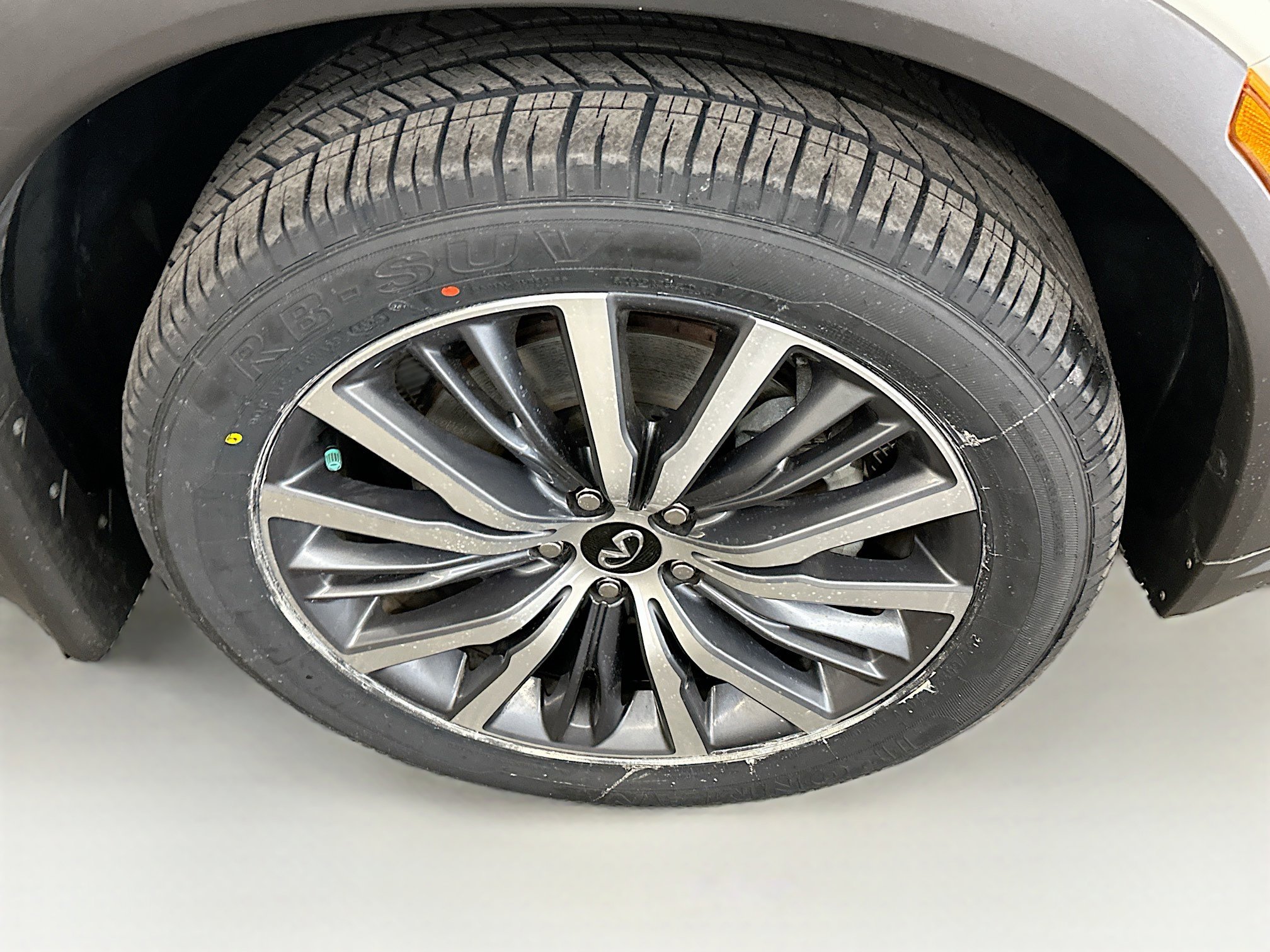 Used 2023 INFINITI QX60 Sensory w/ Vision Package image 11