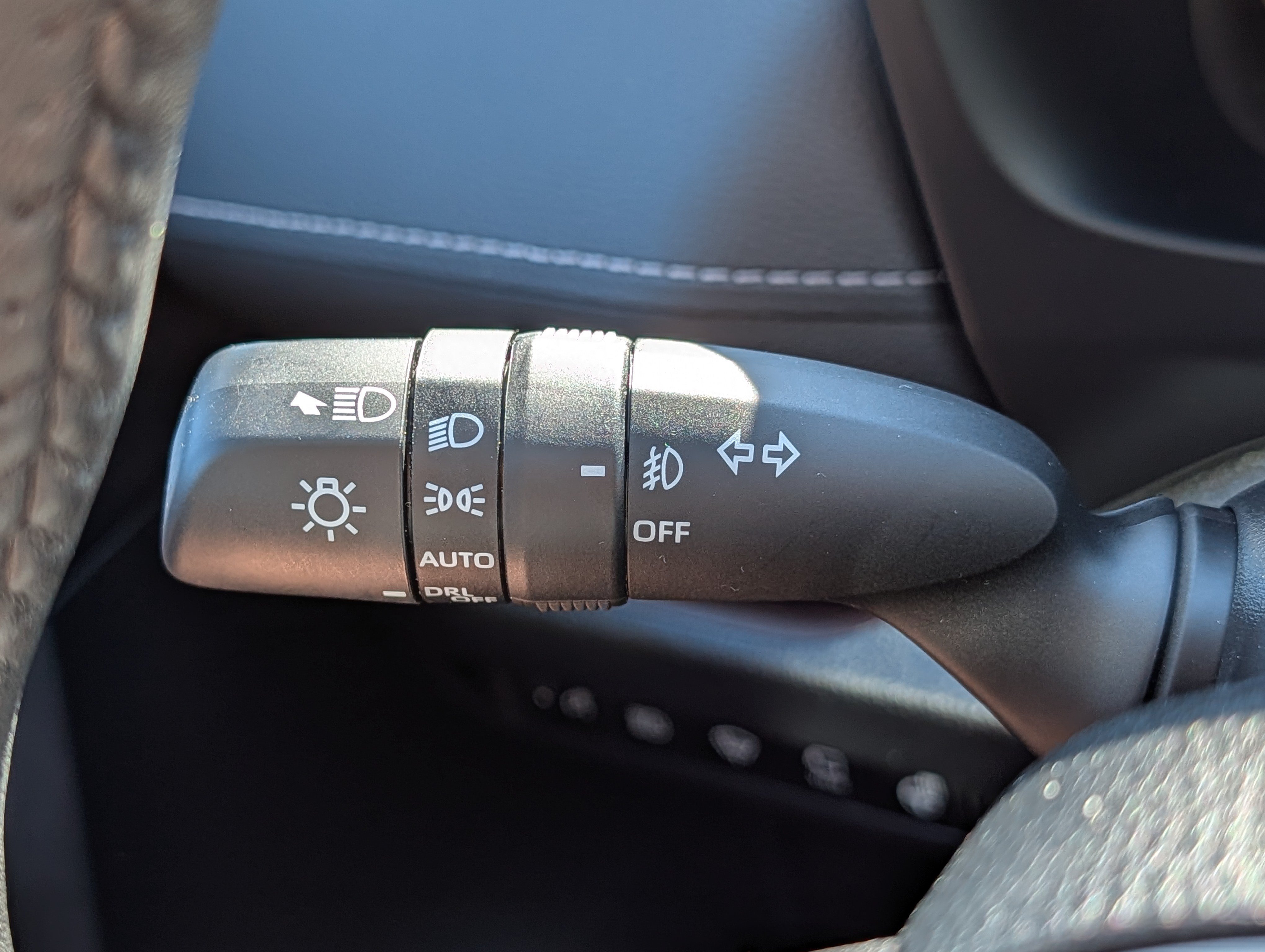 Used 2022 Toyota RAV4 Limited AWD/4WD image 33