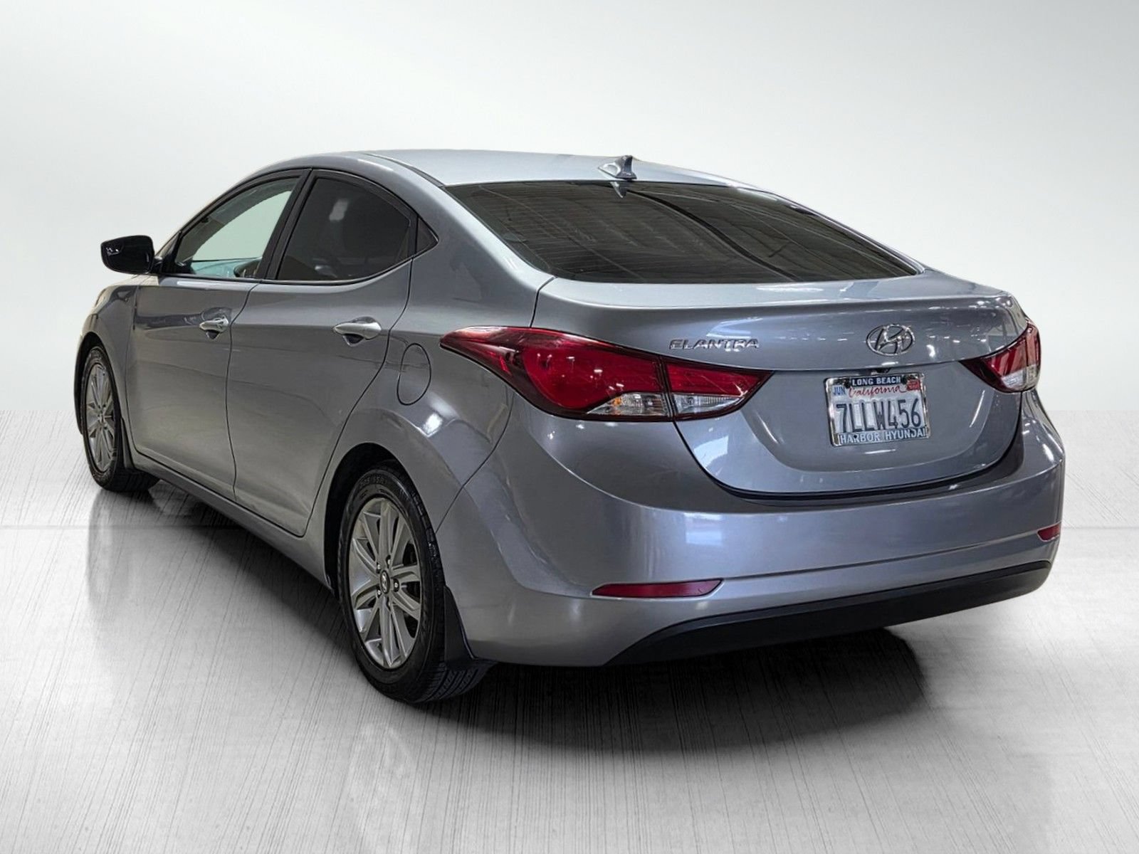 Used 2016 Hyundai Elantra SE w/ Option Group 02 FWD image 5
