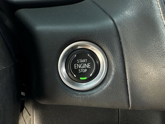 Used 2023 GMC Yukon XL AT4 w/ AT4 Premium Package AWD/4WD image 22