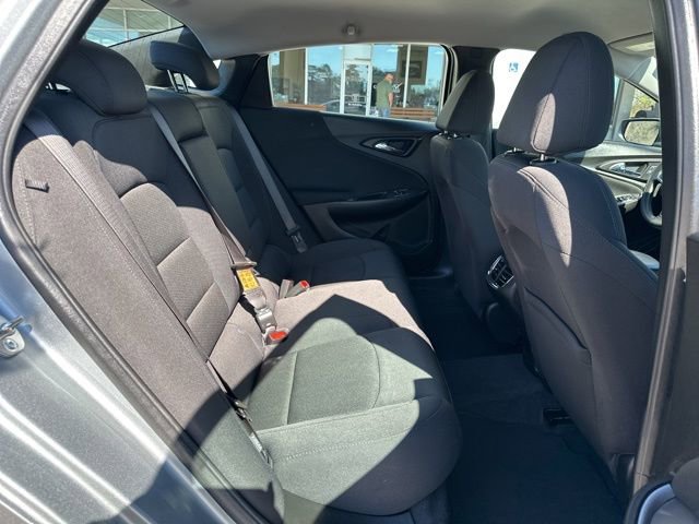 Used 2025 Chevrolet Malibu LT image 36
