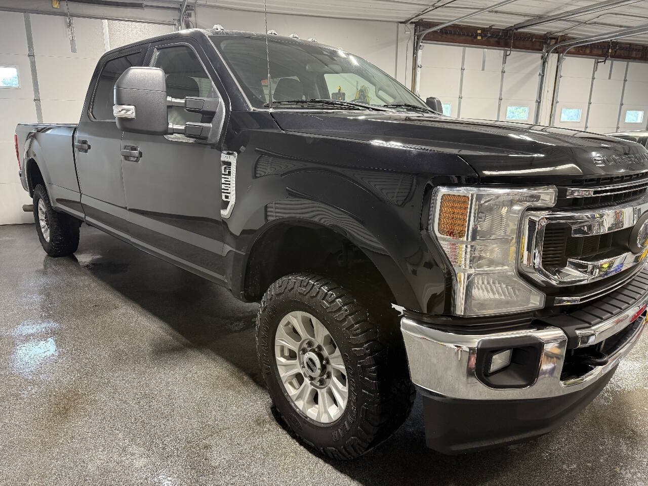 Used 2022 Ford F250 XLT w/ XLT Value Package AWD/4WD image 3