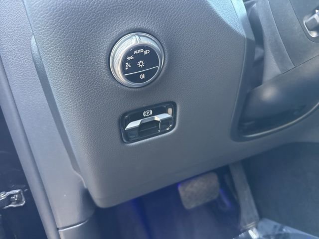 Used 2024 Mercedes-Benz GLC 300 4MATIC image 13