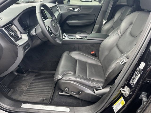 Used 2024 Volvo XC60 B5 Ultimate w/ Protection Package Premier image 9