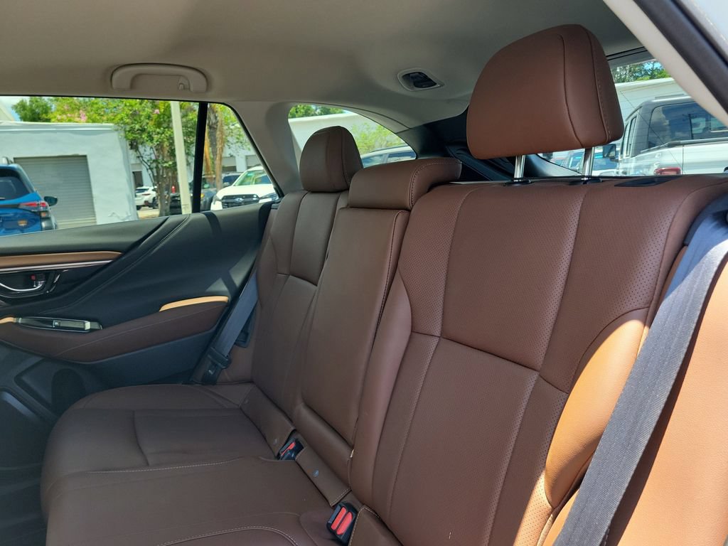 Certified 2022 Subaru Outback Touring AWD/4WD image 11