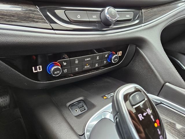 Used 2020 Buick Enclave Avenir w/ Avenir Technology Package AWD/4WD image 34