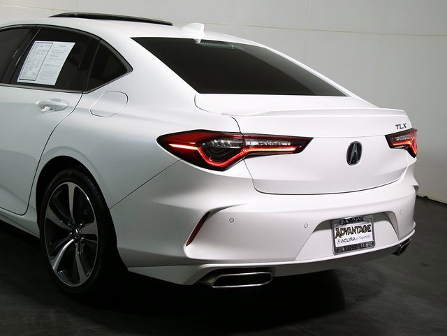 Certified 2025 Acura TLX w/ Technology Package image 11