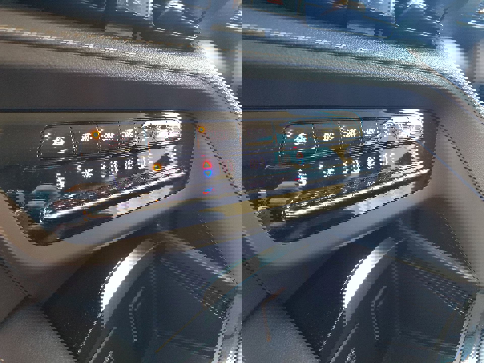 Used 2021 Buick Envision Essence image 73