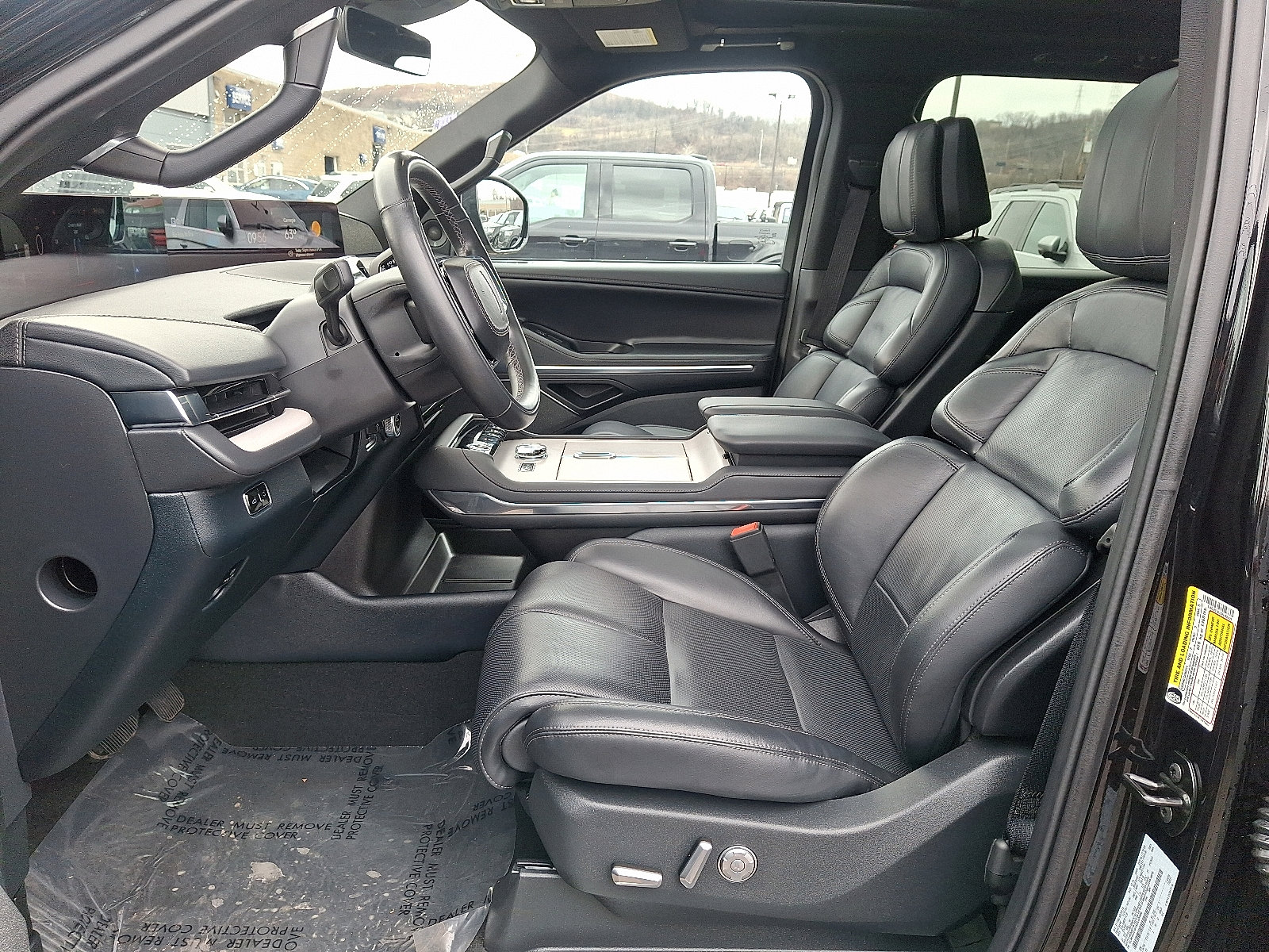 Used 2025 Lincoln Navigator Reserve w/ Jet Appearance Package image 13