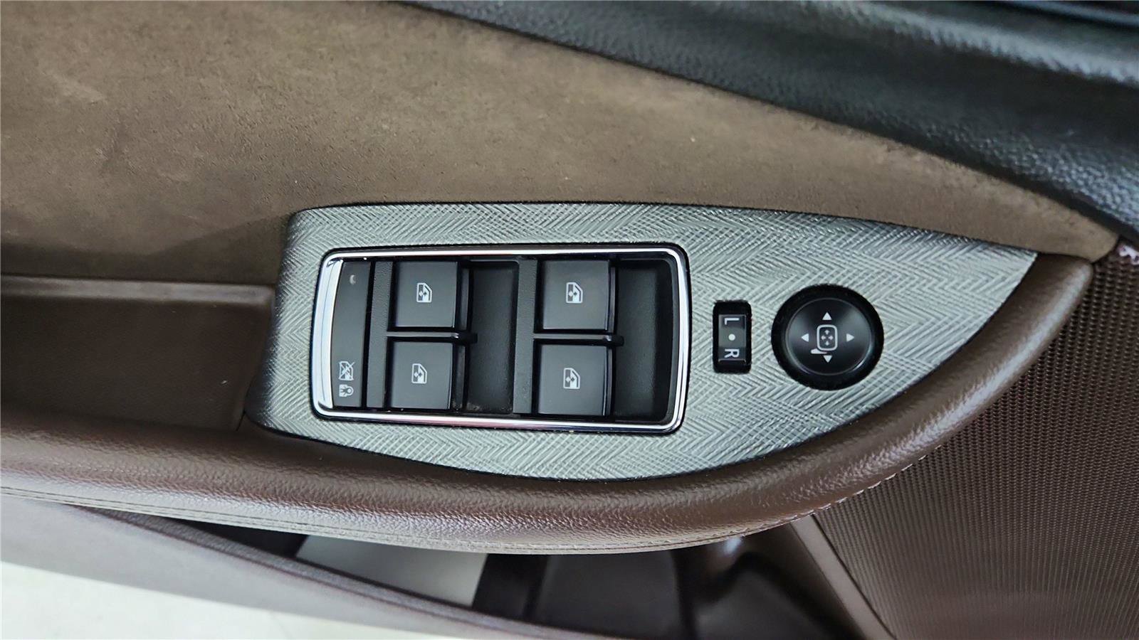 Used 2015 Chevrolet Impala LT image 27