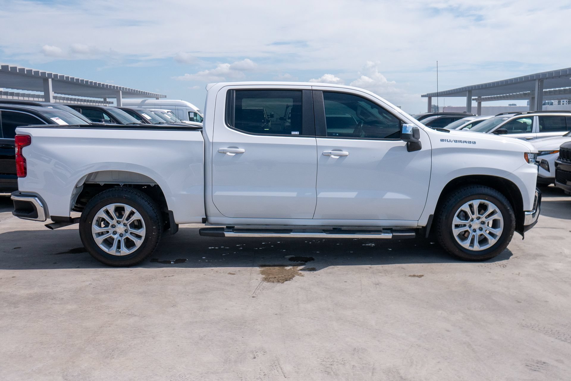 Used 2021 Chevrolet Silverado 1500 LT RWD image 4