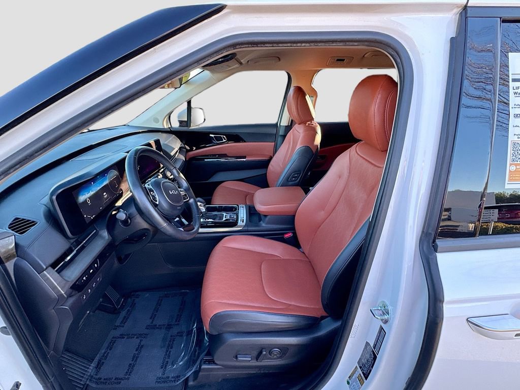 Used 2023 Kia Carnival SX image 22