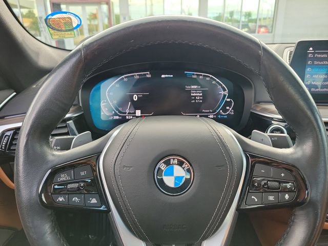 Used 2020 BMW 530e xDrive w/ Premium Package image 23