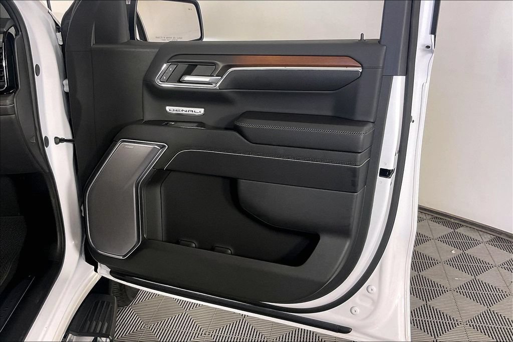 Used 2024 GMC Sierra 1500 Denali w/ Technology Package RWD image 23