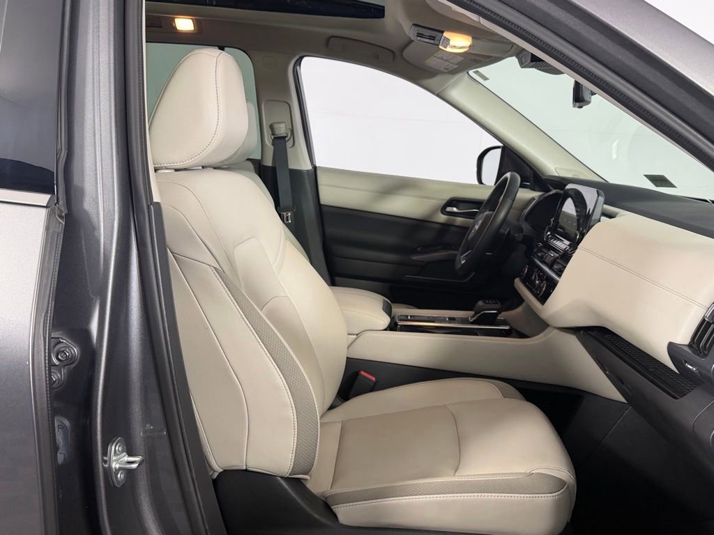 Used 2023 Nissan Pathfinder SL w/ SL Premium Package image 29