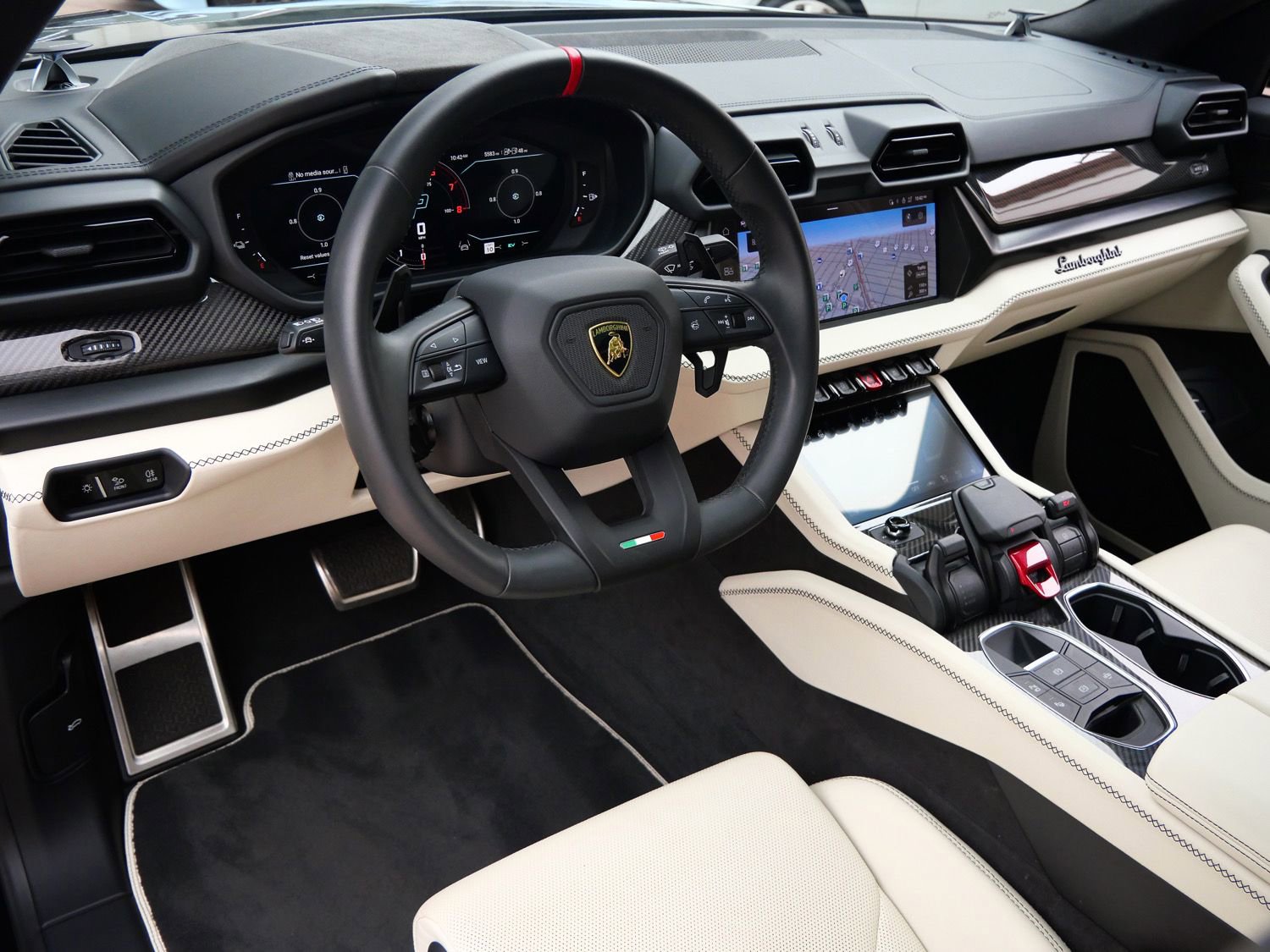 Used 2025 Lamborghini Urus S AWD/4WD image 13