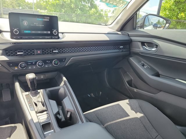 Certified 2025 Honda Accord SE image 30