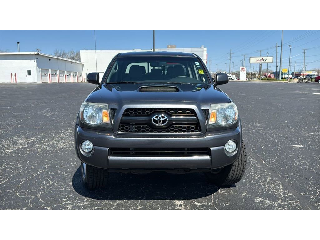 Used 2011 Toyota Tacoma 4x4 Double Cab w/ TRD Sport Pkg w/JBL Audio image 2