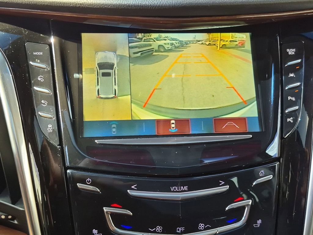 Used 2018 Cadillac Escalade Premium Luxury AWD/4WD image 7
