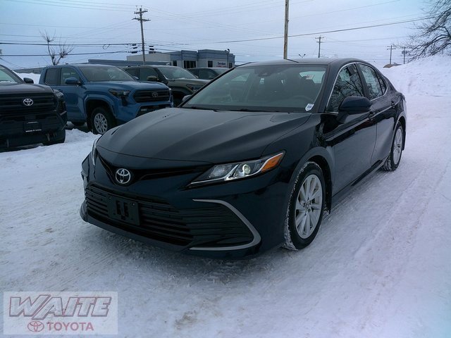 Used 2021 Toyota Camry LE image 5