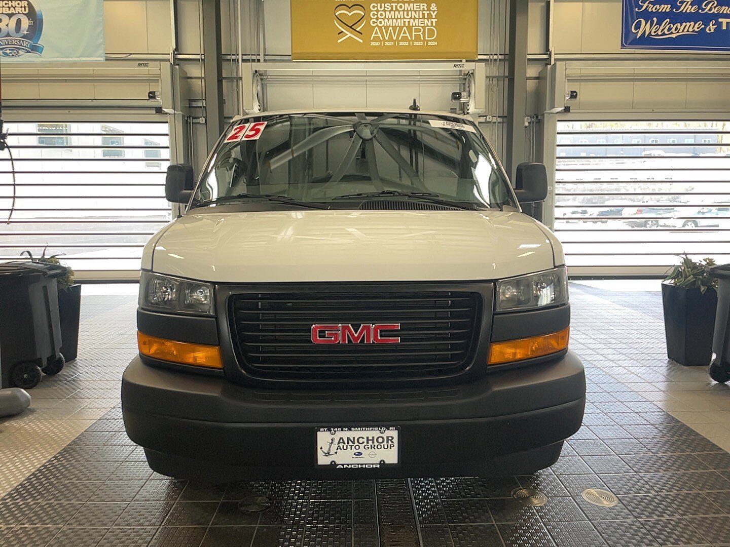 Used 2025 GMC Savana 3500 Extended RWD image 2