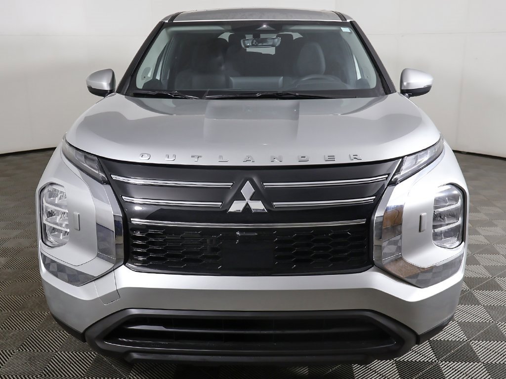 New 2026 Mitsubishi Outlander ES image 12
