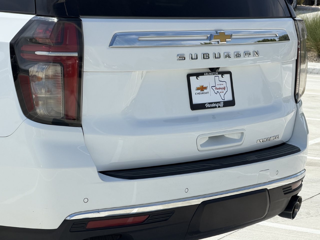 Used 2023 Chevrolet Suburban Premier AWD/4WD image 7