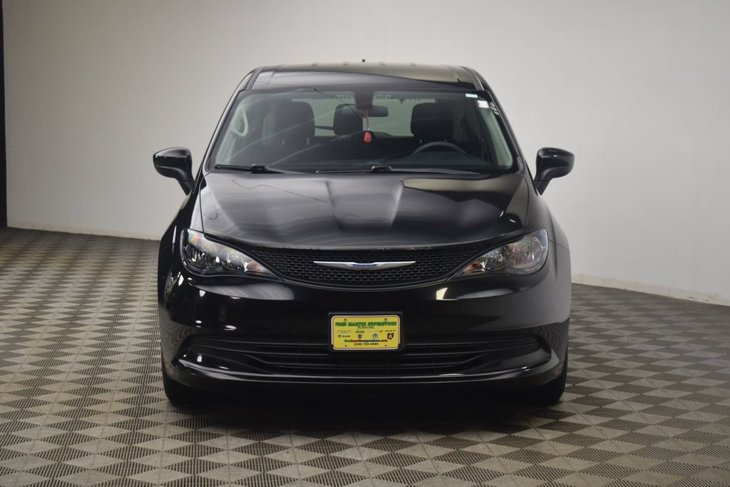 Used 2019 Chrysler Pacifica L FWD image 19