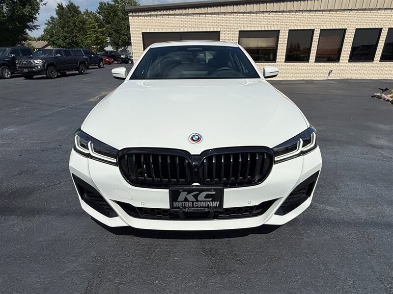 Used 2023 BMW M550i xDrive w/ Executive Package AWD/4WD image 4