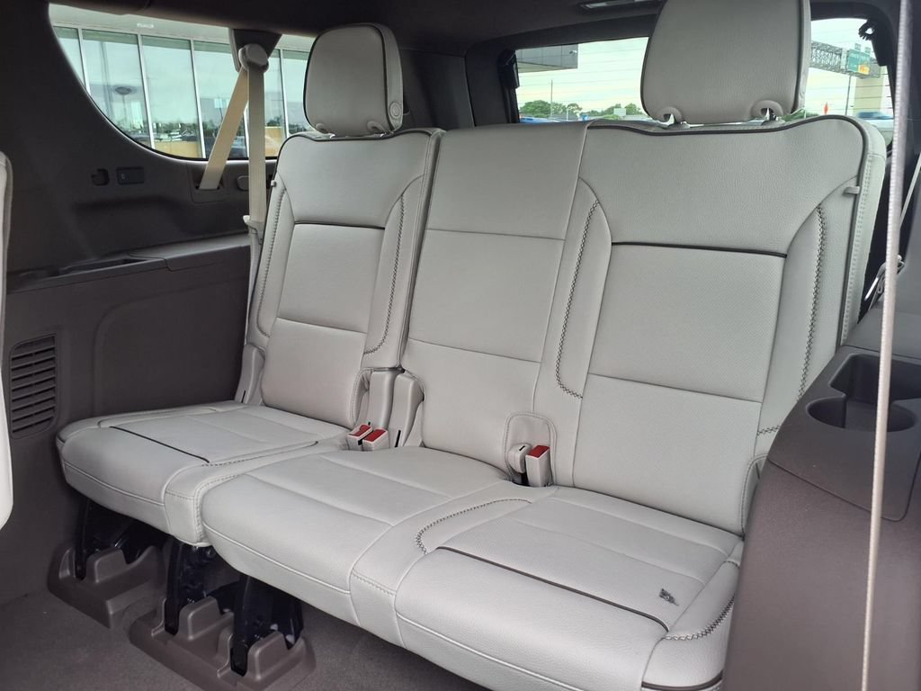 New 2026 GMC Yukon XL Denali w/ Denali Reserve Package AWD/4WD image 7