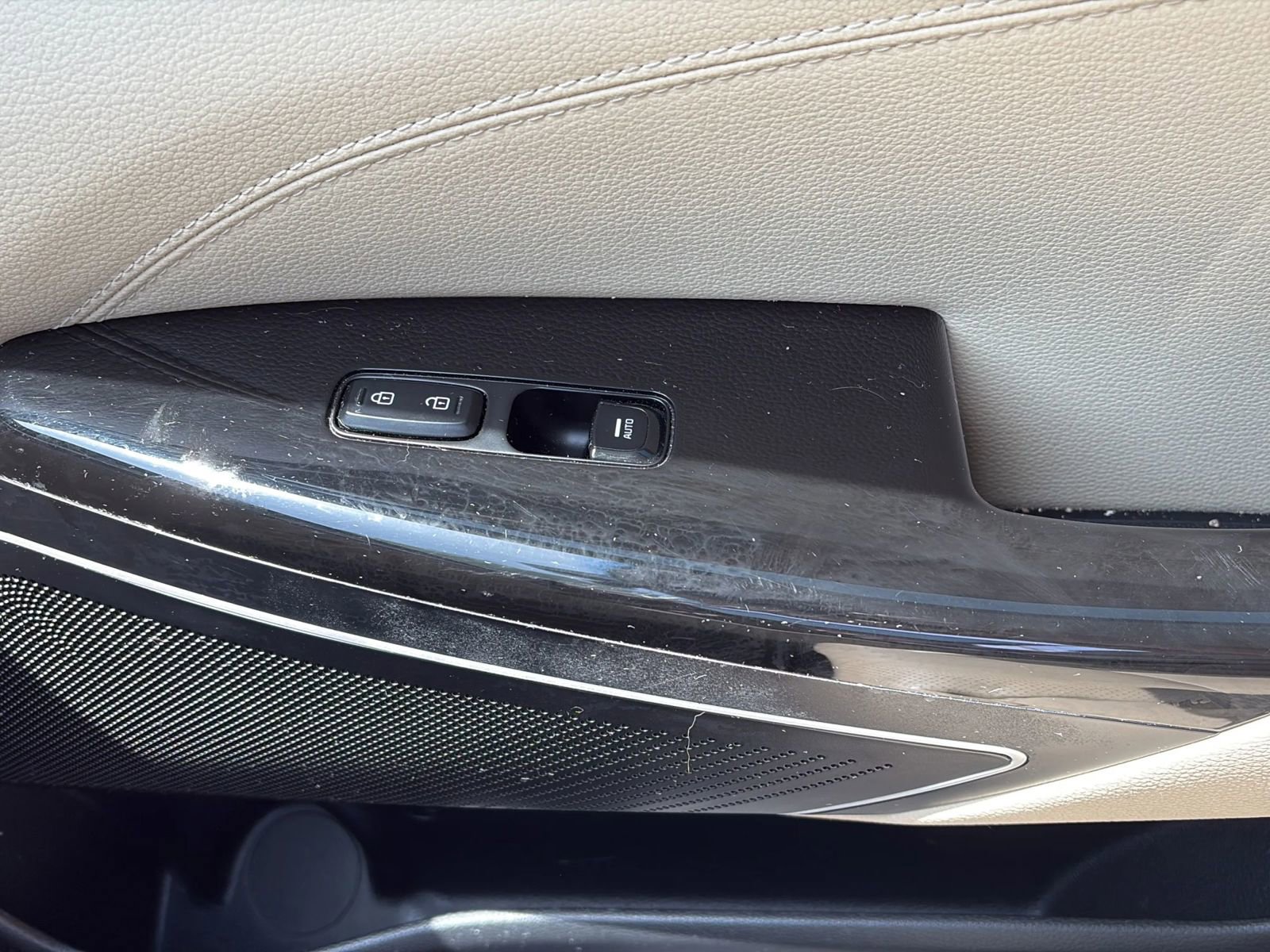 Used 2017 Kia Cadenza Premium FWD image 19