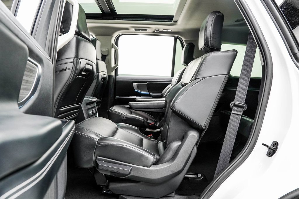 Used 2025 Ford Expedition Platinum AWD/4WD image 40