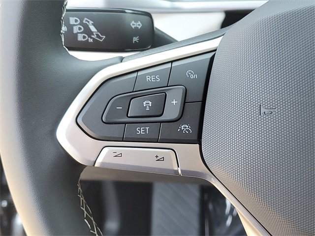 New 2025 Volkswagen Taos SE image 22