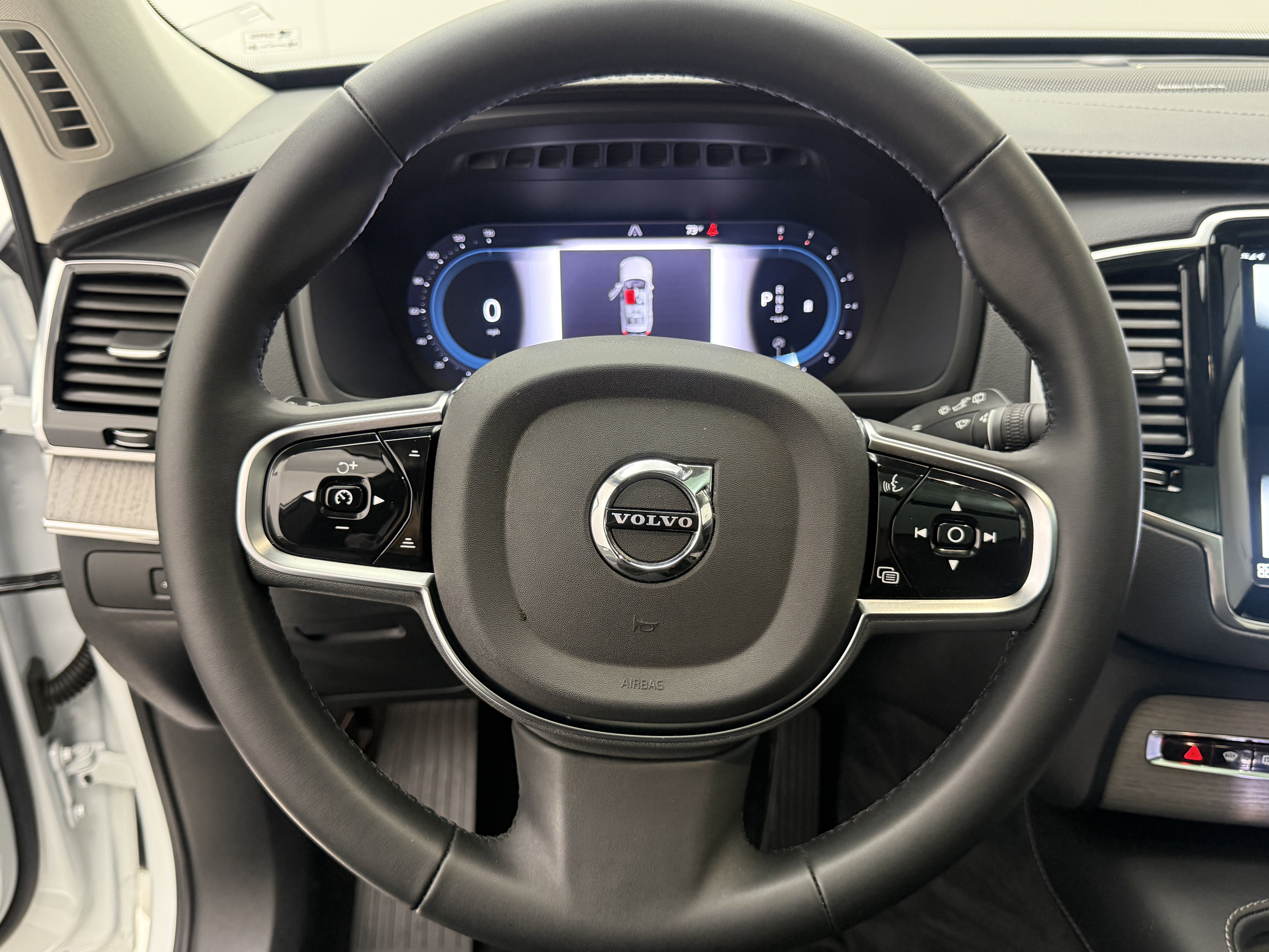 Certified 2024 Volvo XC90 B6 Ultimate w/ Protection Package Premier image 15