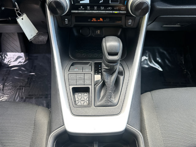 Certified 2025 Toyota RAV4 LE AWD/4WD image 33