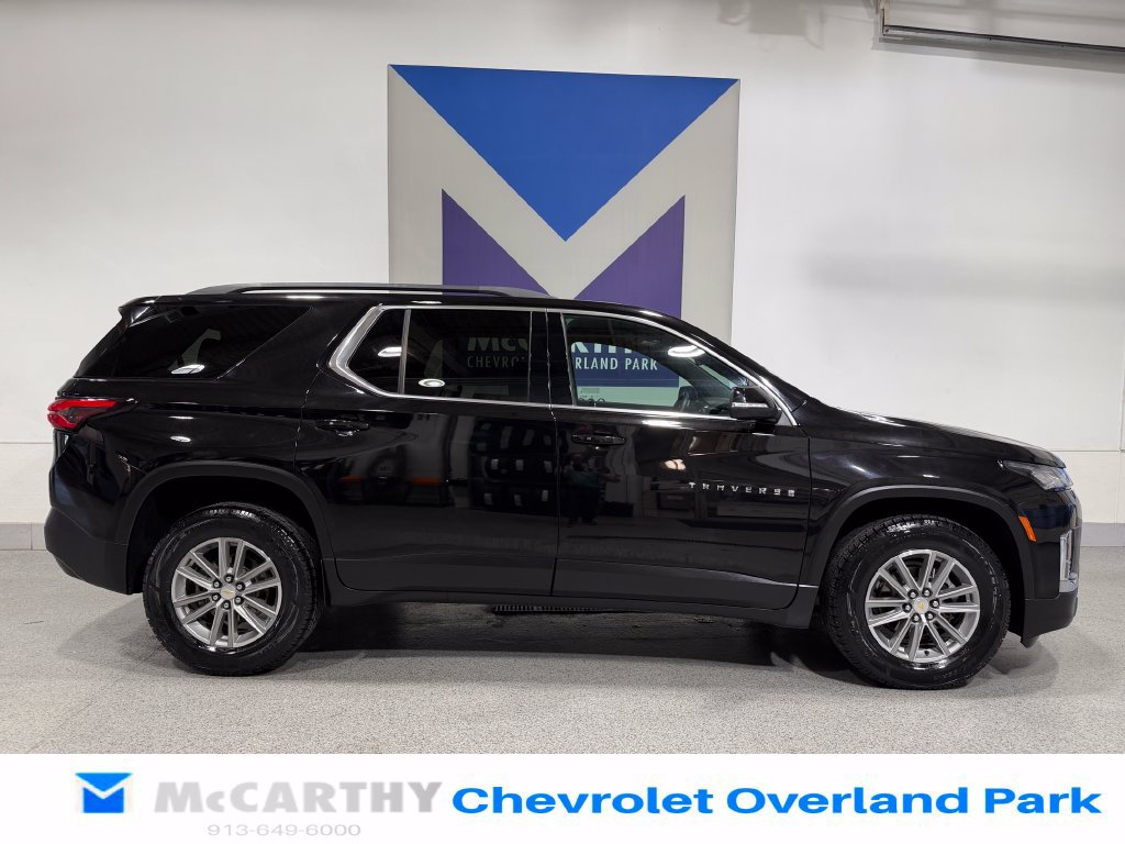 Used 2023 Chevrolet Traverse LT w/ LPO, Cargo Package FWD image 4