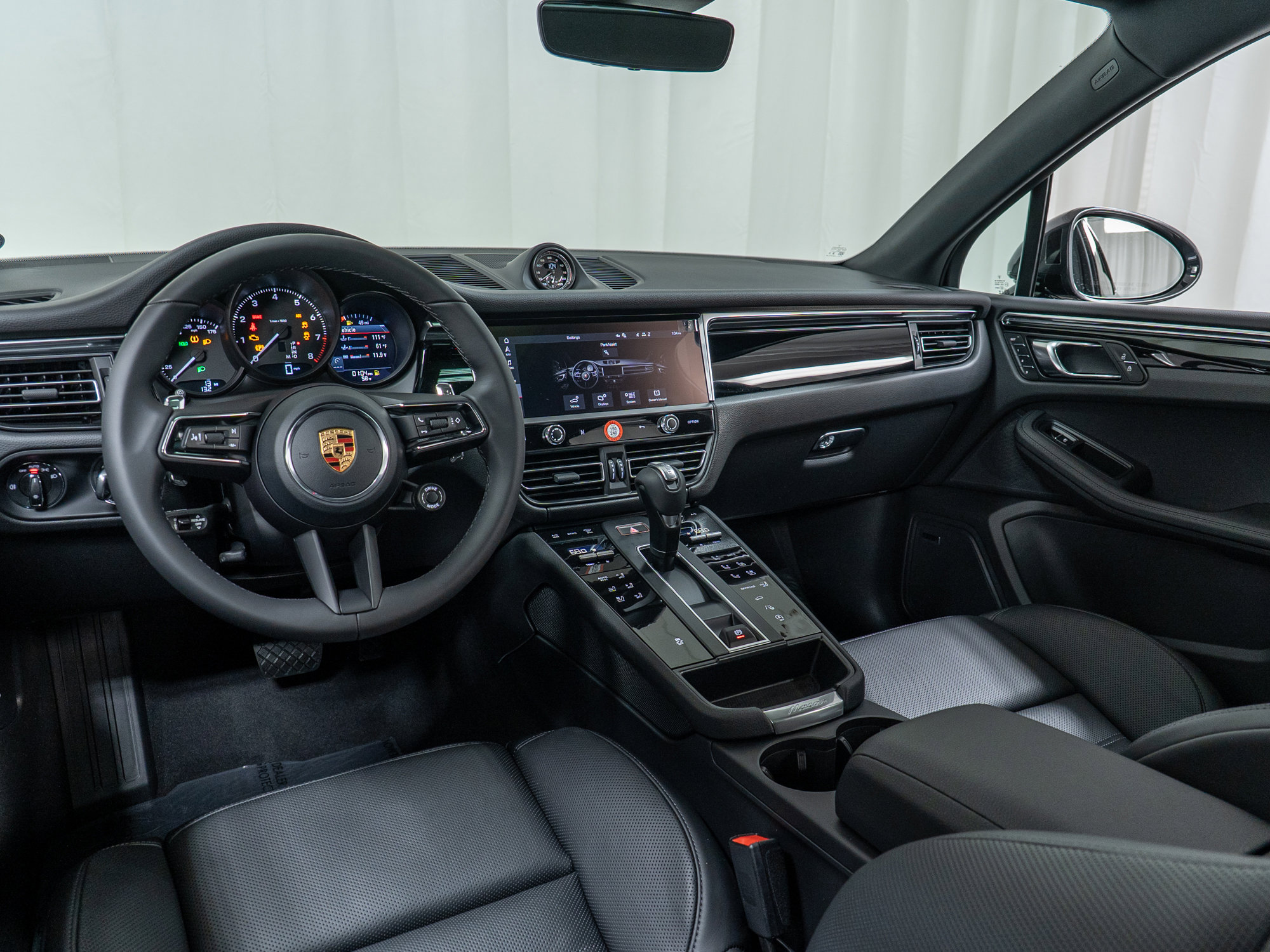 New 2026 Porsche Macan AWD/4WD image 20