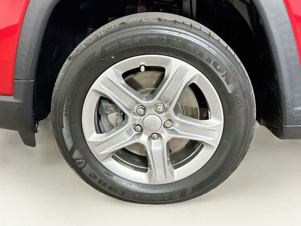 Used 2023 Jeep Compass Latitude AWD/4WD image 8