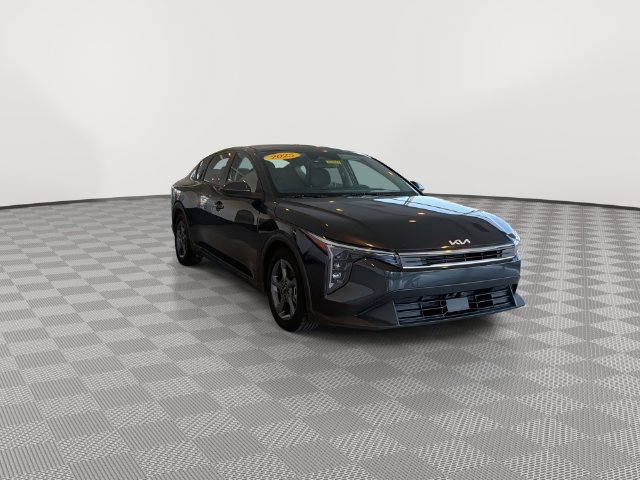 Used 2025 Kia K4 FWD image 3