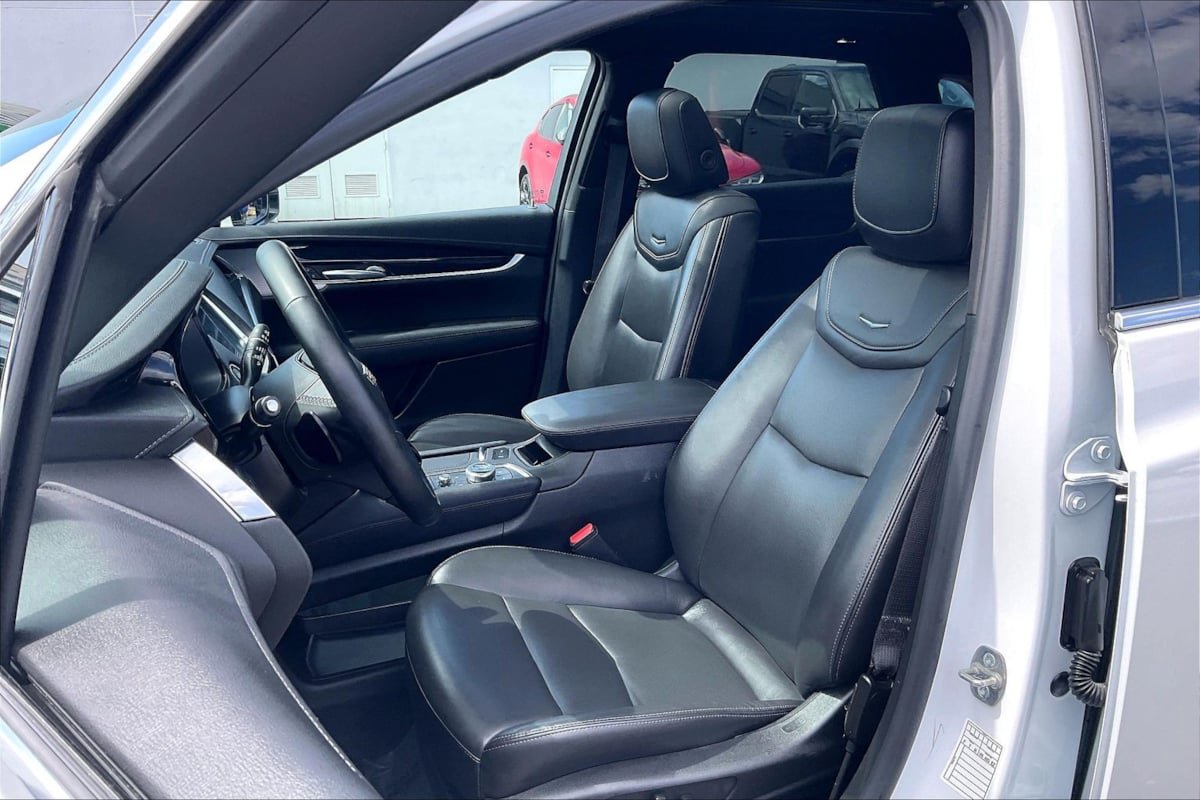 Used 2025 Cadillac XT5 Premium Luxury FWD image 23