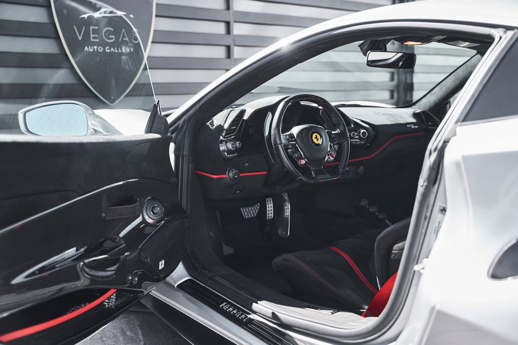 Used 2020 Ferrari 488 Pista Coupe RWD image 26
