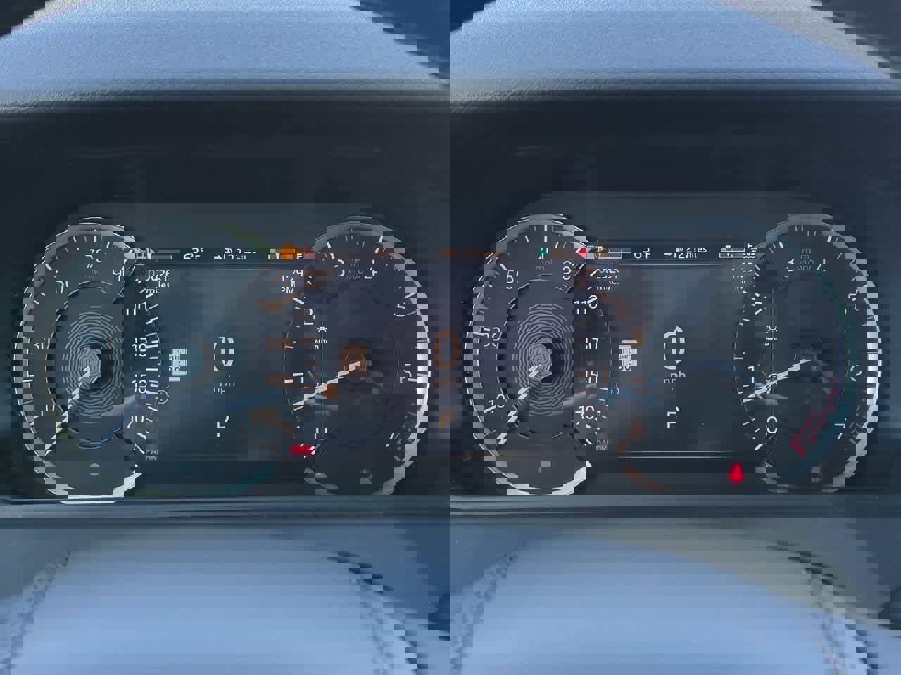 Used 2022 Land Rover Range Rover Velar R-Dynamic S image 33