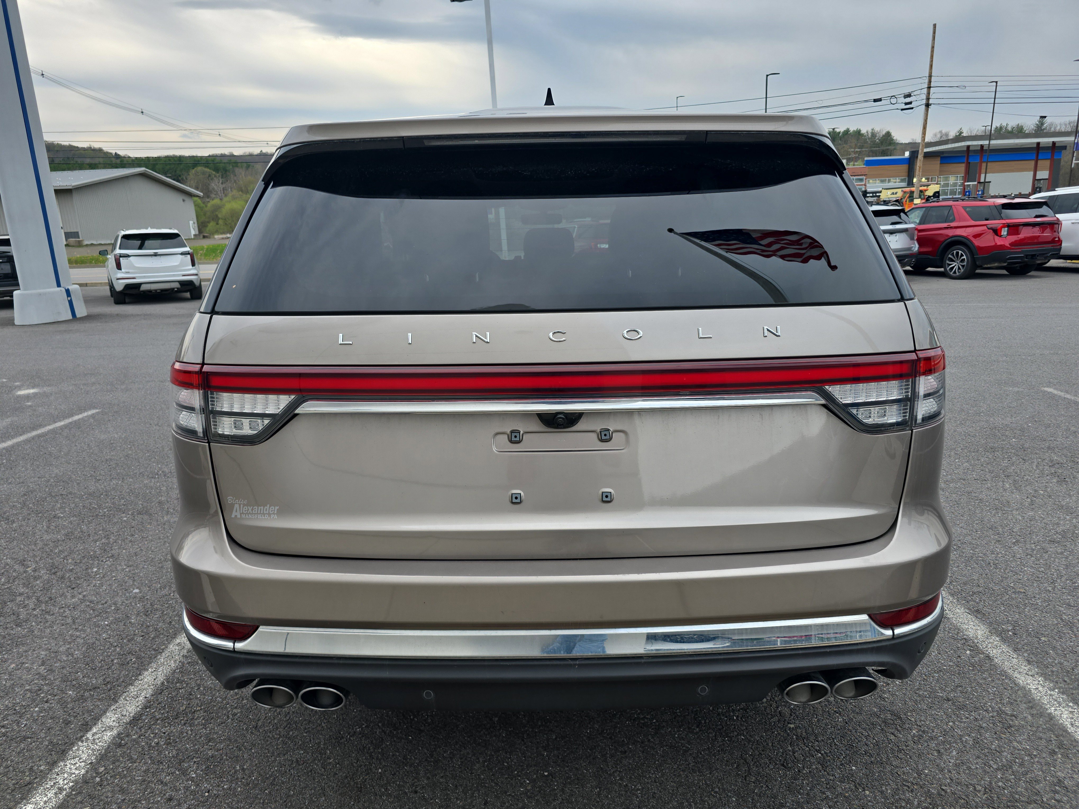 Used 2021 Lincoln Aviator Reserve w/ Elements Package Plus AWD/4WD image 4